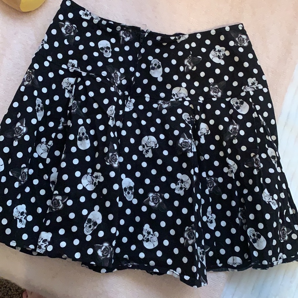 Skull skirt - Picture 5 of 6